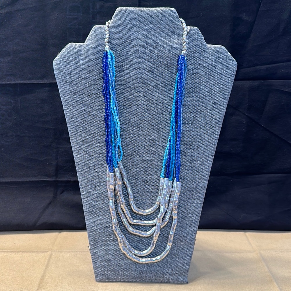 Blue beaded 💙💙💙 necklace with silver accent by Versona (N161)
